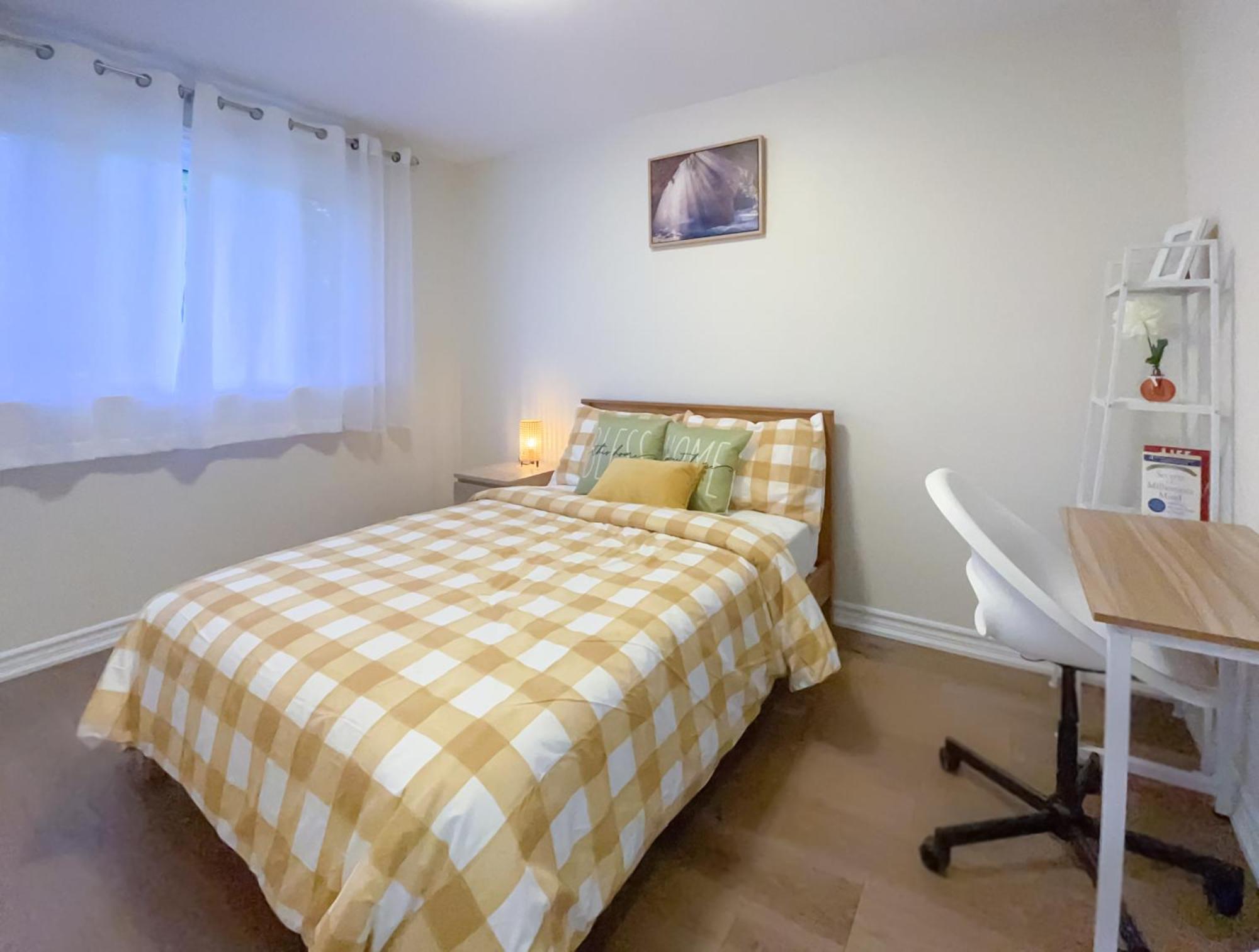 Апартаменты Newly-Renovated 3Br House, 12 Minutes To Airport Торонто Экстерьер фото