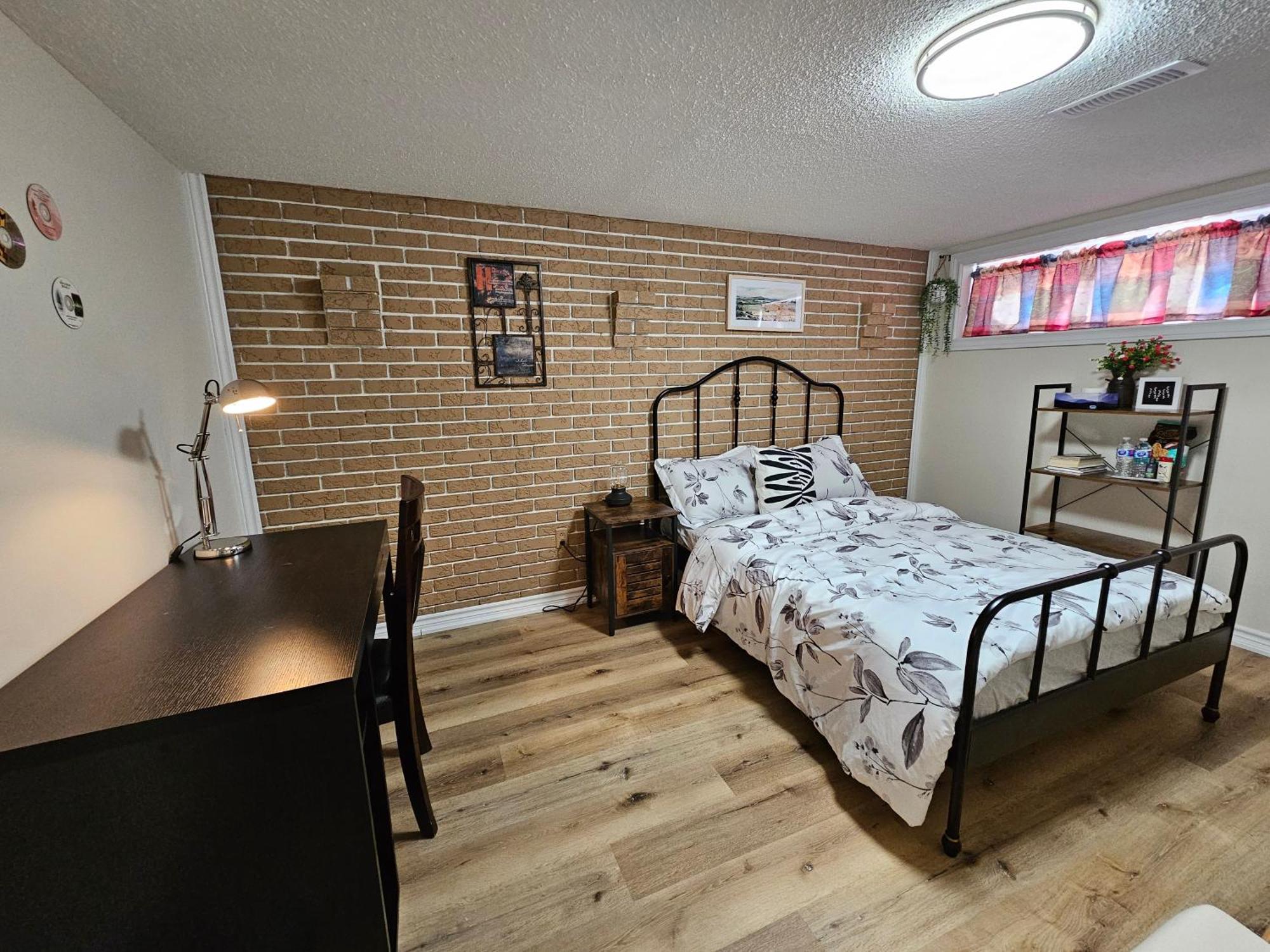 Апартаменты Newly-Renovated 3Br House, 12 Minutes To Airport Торонто Экстерьер фото